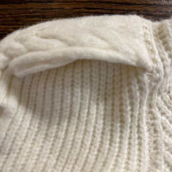 Express off white chunky cable knit sweater size s - Picture 5 of 7